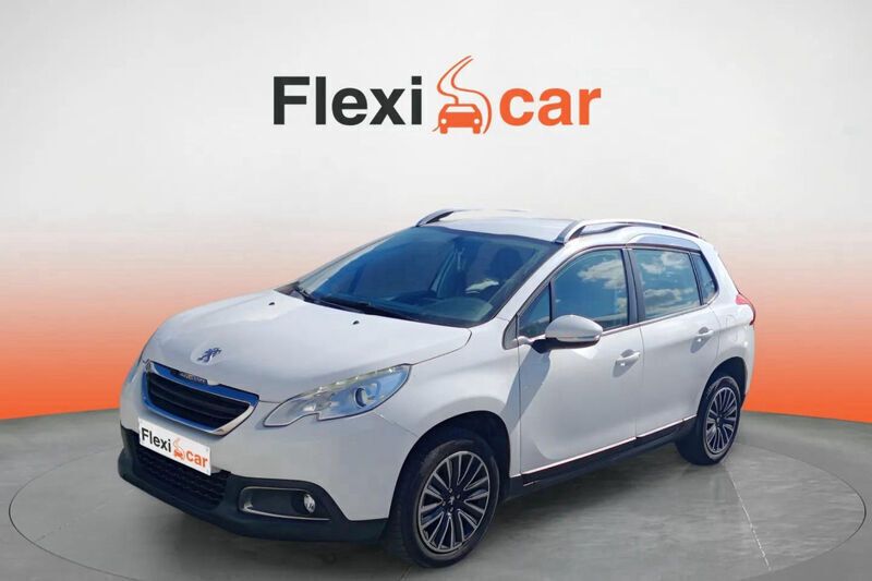 Usado Peugeot 2008 Allure 100 CV (73 kW) 2015 Blanco SUV