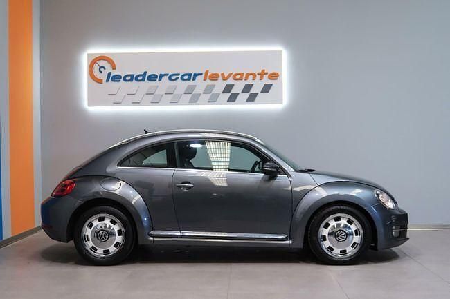 Usado VW Beetle Design 111 CV (81 kW) 2016 Gris / plata Berlina