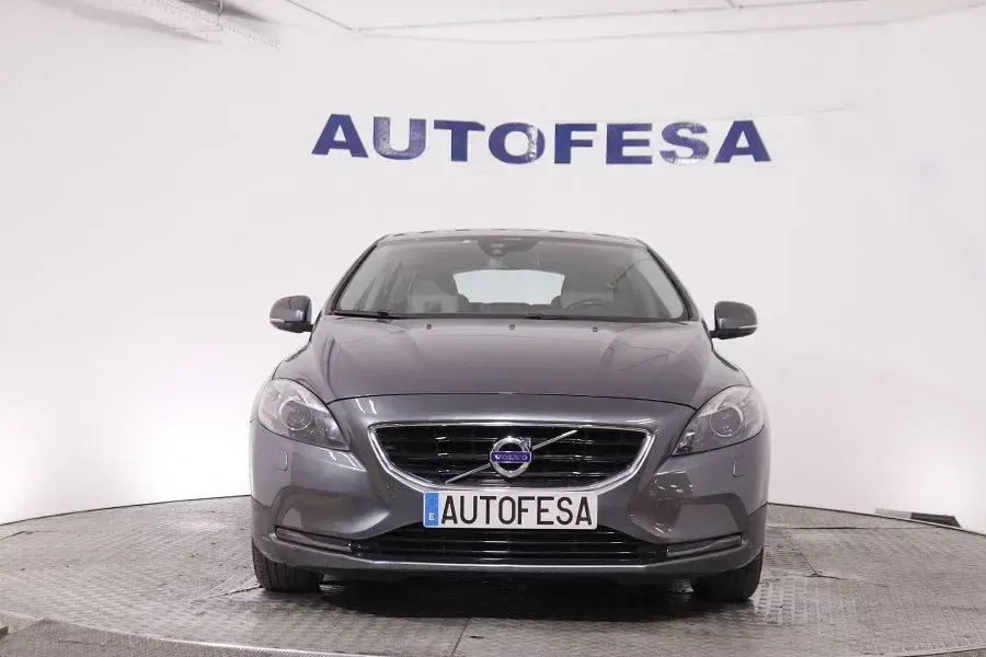 Usado Volvo V40 Inscription 149 CV (109 kW) 2013 Blanco