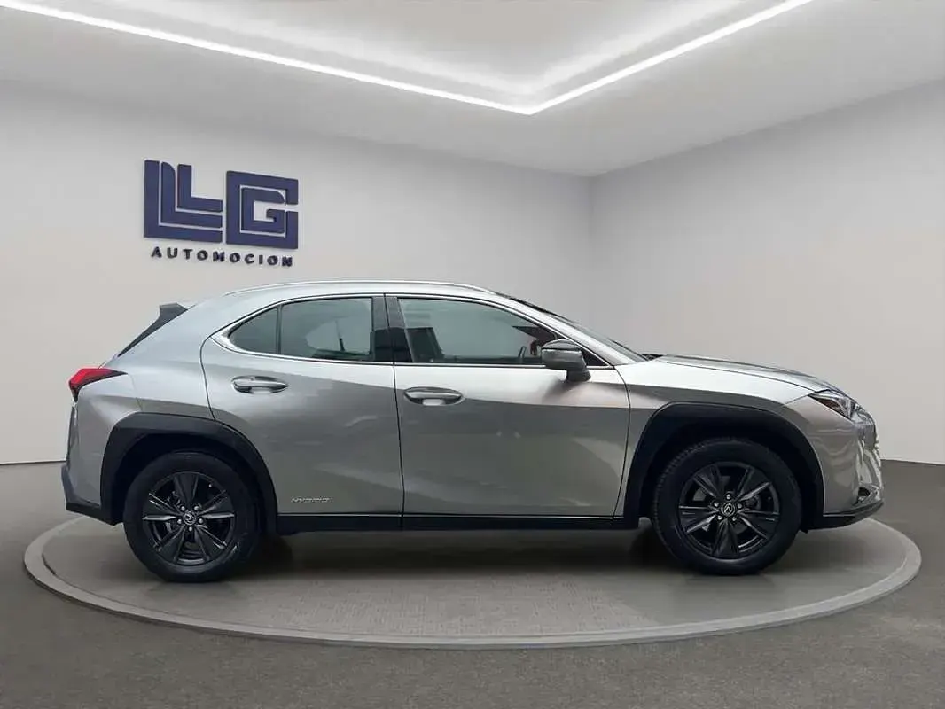 Usado Lexus UX 250h Business Edition 184 CV (135 kW) 2019 Gris SUV