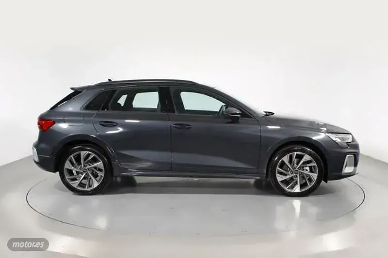 Usado Audi A3 Ambiente 150 CV (110 kW) 2025 Gris