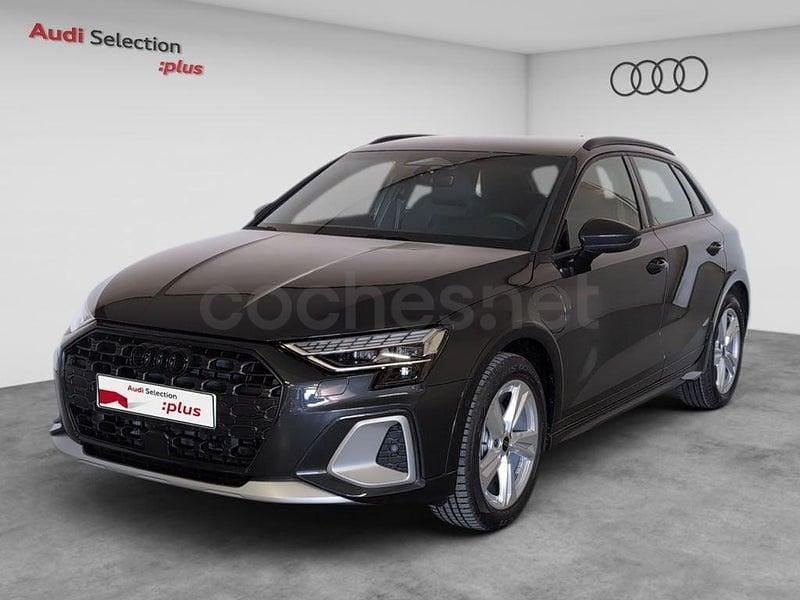 Usado Audi A3 Advanced 204 CV (150 kW) 2025 Gris / plata Berlina