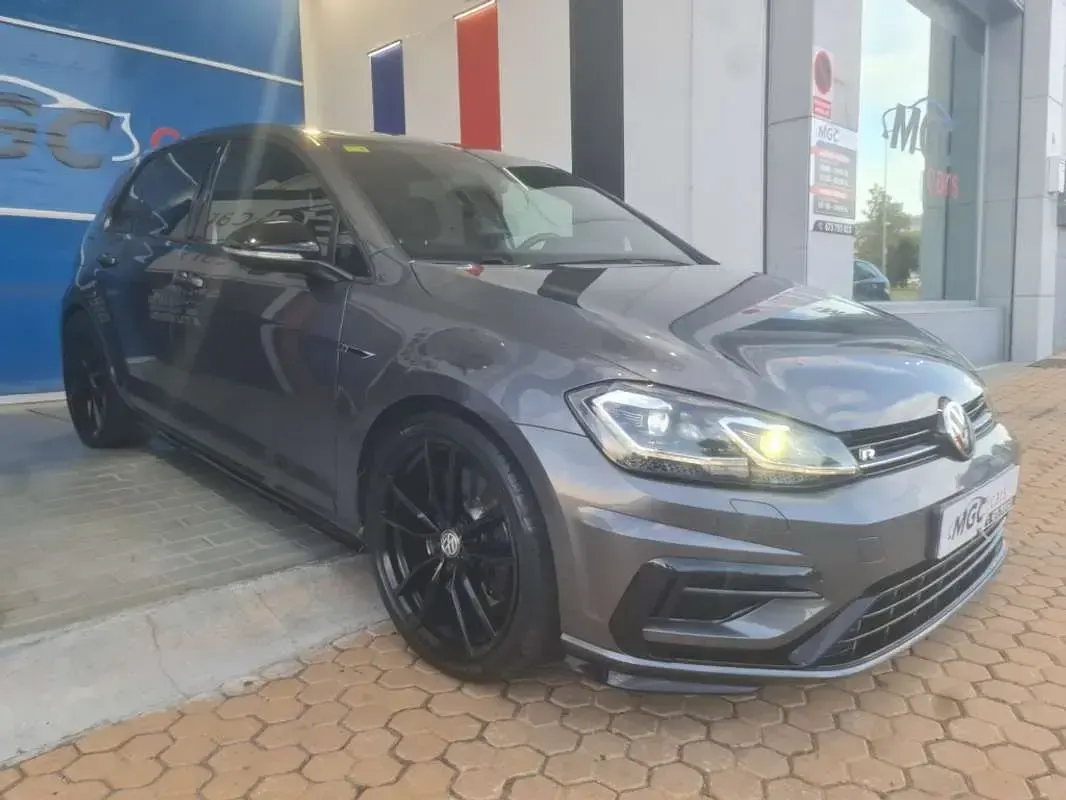 Begagnad VW Golf VII R 310 HK (228 kW) 2018 Grå Halvkombi