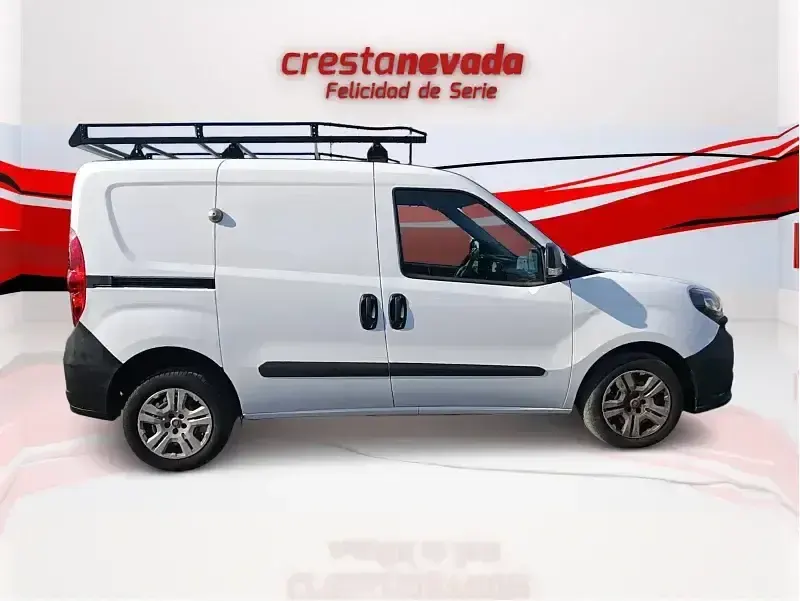 Usado Fiat Doblò 105 CV (77 kW) 2022 Blanco Monovolumen