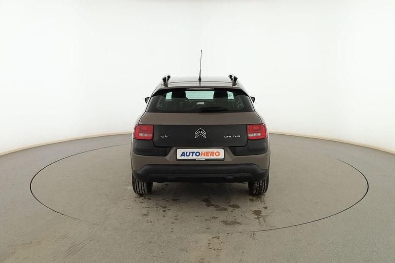 Begagnad Citroën C4 Feel 100 HK (73 kW) 2017 Grå SUV