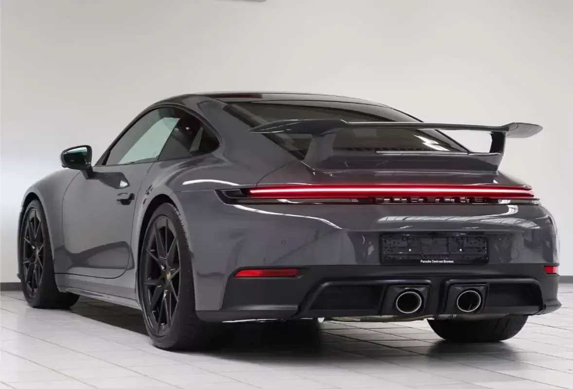 Usado Porsche 992 541 CV (397 kW) 2026 Gris Coupe