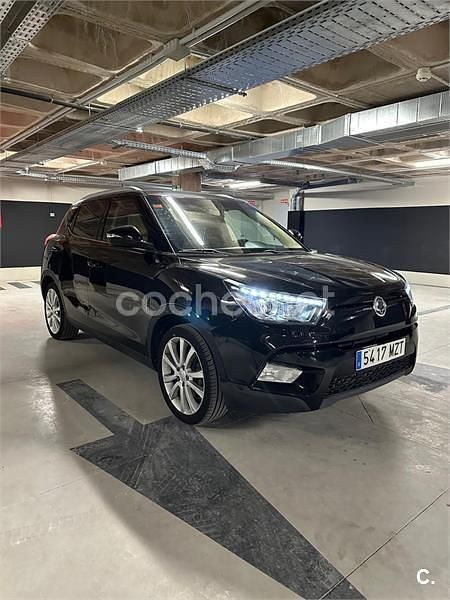 Usado Ssangyong (KGM) Tivoli Limited 128 CV (94 kW) 2016 Negro SUV