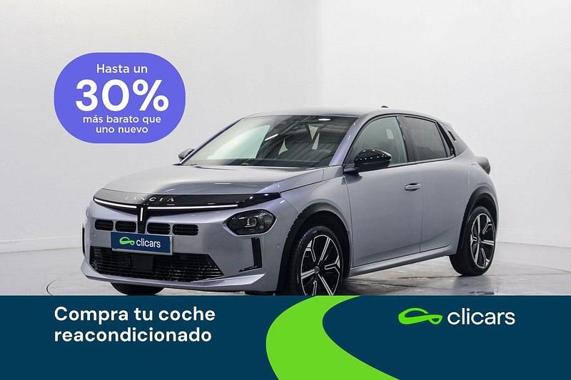 Usado Lancia Ypsilon 110 CV (80 kW) 2025 Negro Utilitario