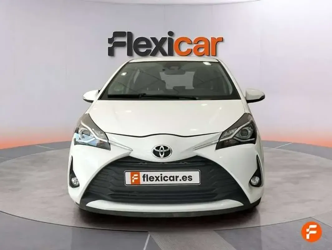 Usado Toyota Yaris Active 69 CV (50 kW) 2019 Blanco Utilitario