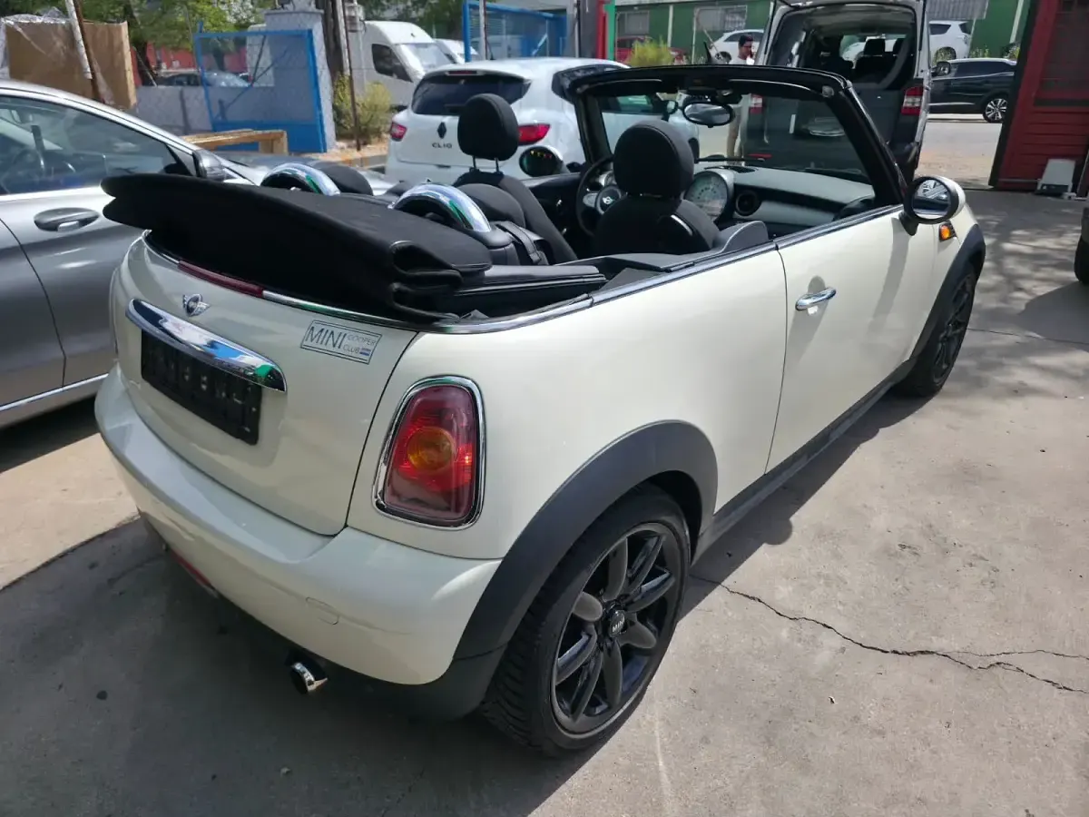 Usado Mini Cooper Cabriolet 122 CV (89 kW) 2010 Blanco Descapotable