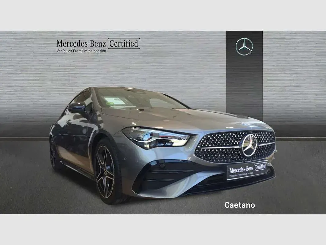 Usado Mercedes CLA220 190 CV (139 kW) 2025 Gris Berlina