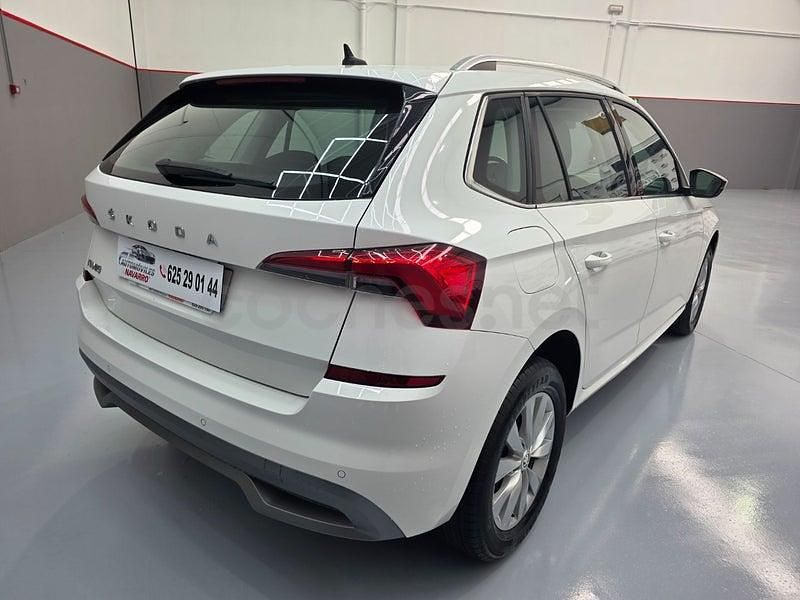 Usado Skoda Kamiq Ambition 110 CV (80 kW) 2021 Blanco SUV