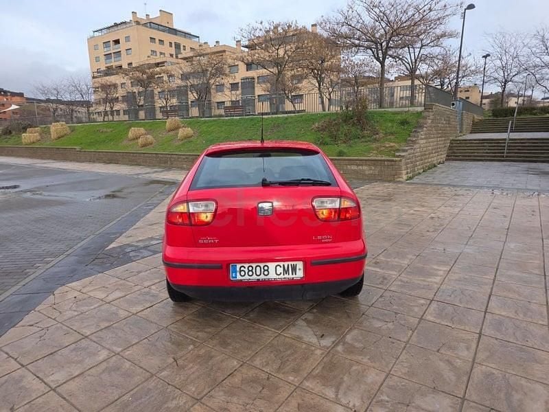 Usado Seat Leon 125 CV (91 kW) 2003 Rojo Utilitario