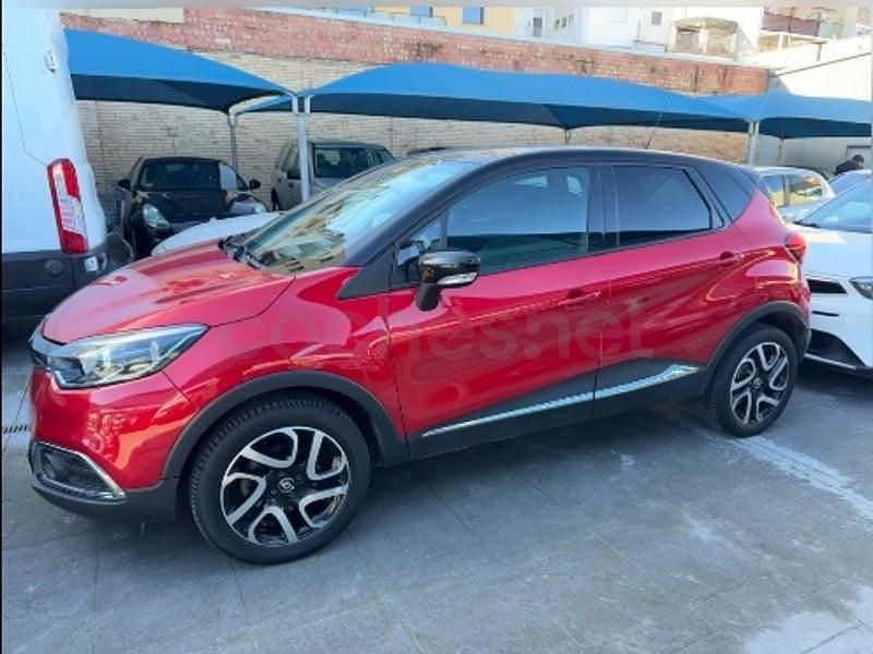 Usado Renault Captur XMOD 120 HP (88 kW) 2017 Vermelho SUV