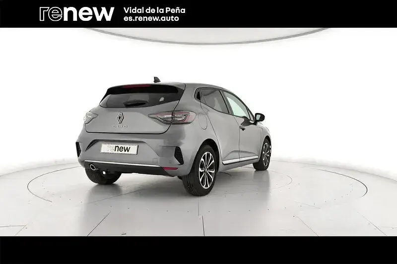 Usado Renault Clio V Techno 100 CV (73 kW) 2025 Gris Berlina