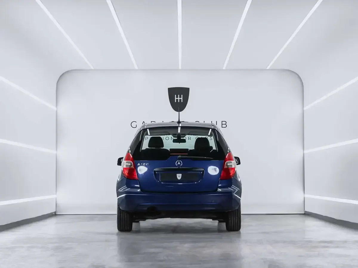 Usado Mercedes A160 Classic 95 CV (69 kW) 2011 Azul Monovolumen