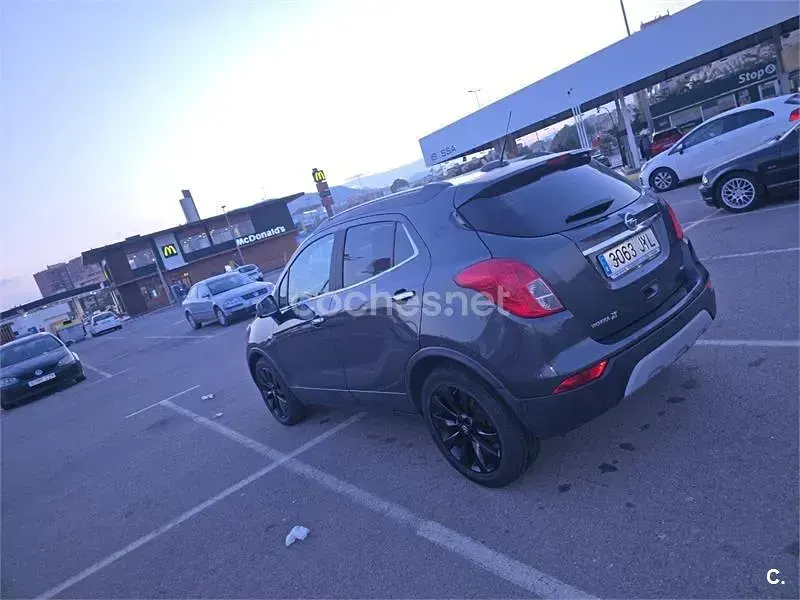 Usado Opel Mokka X Color Edition 136 CV (100 kW) 2017 Gris / plata SUV