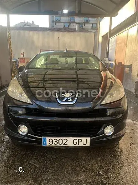 Usado Peugeot 207 CC 120 CV (88 kW) 2009 Negro Descapotable