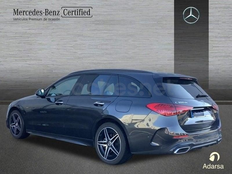 Usado Mercedes C300e AMG line 313 CV (230 kW) 2024 Gris grafito Familiar