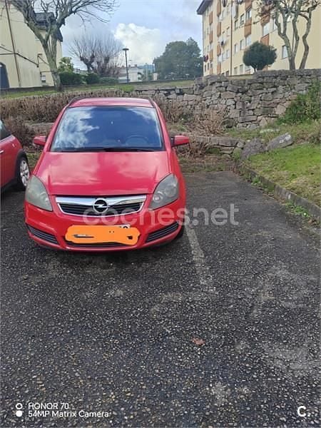 Usado Opel Zafira Enjoy 150 CV (110 kW) 2005 Rojo Monovolumen