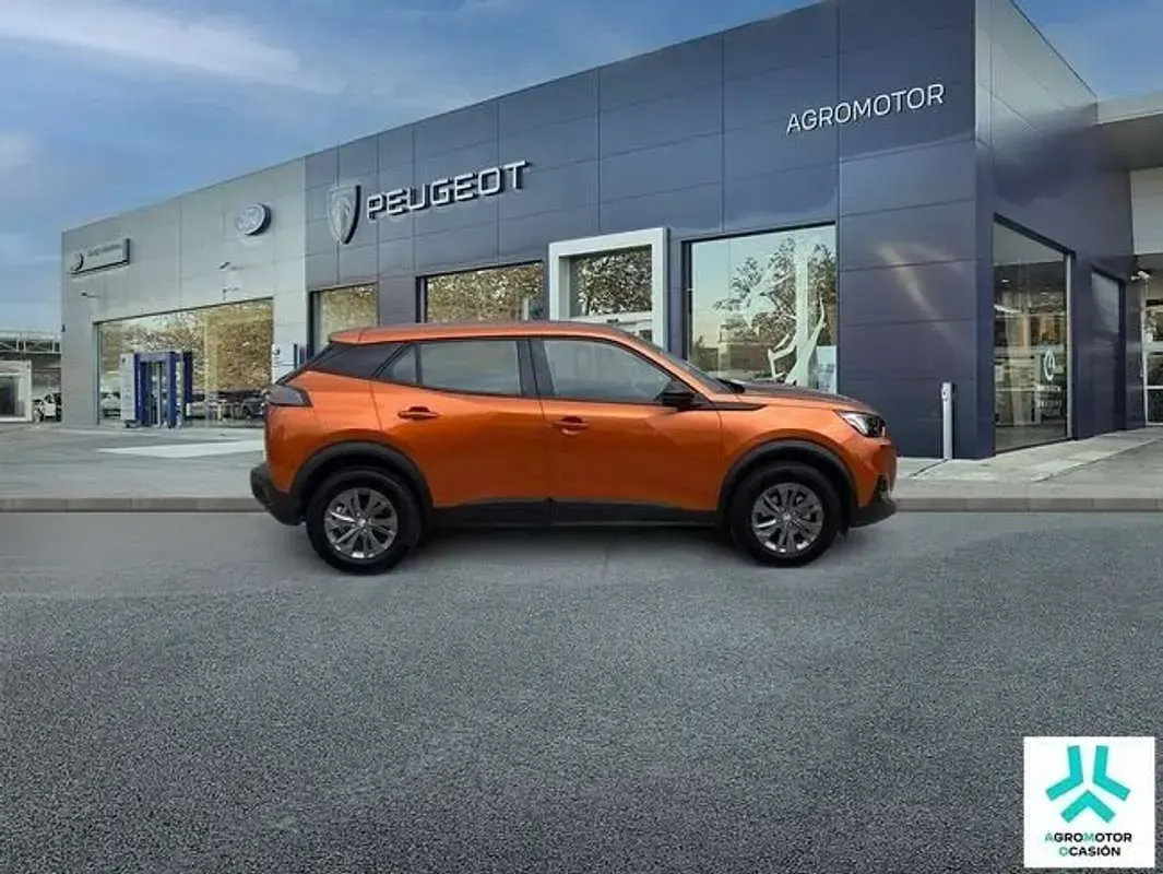 Usado Peugeot 2008 Active 101 CV (74 kW) 2022 Naranja SUV