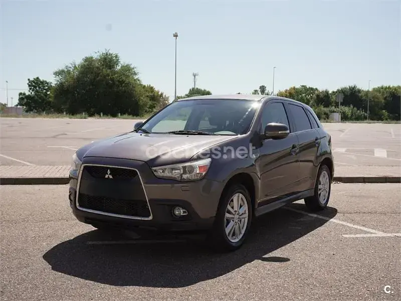 Usado Mitsubishi ASX Motion 150 CV (110 kW) 2010 Marrón SUV