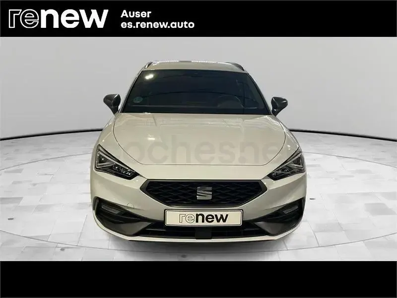 Usado Seat Leon FR 110 CV (80 kW) 2023 Blanco Familiar
