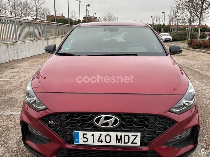 Usado Hyundai i30 N Line 120 CV (88 kW) 2023 Granate Berlina