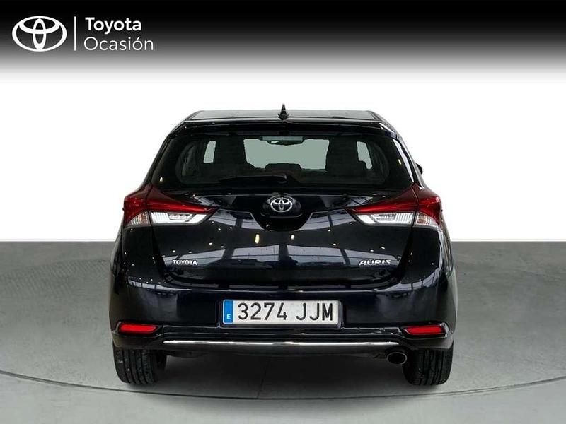 Usado Toyota Auris Active 116 CV (85 kW) 2015 Negro Utilitario