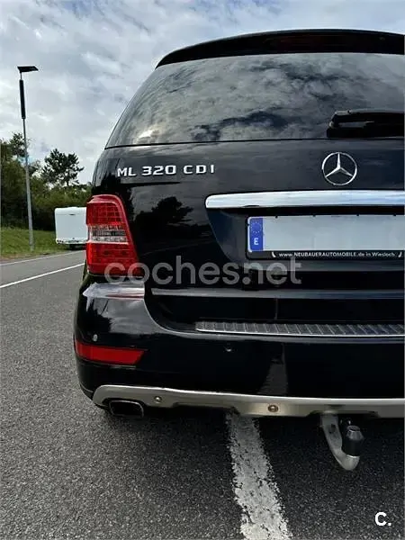 Usado Mercedes ML320 224 CV (164 kW) 2008 Negro SUV