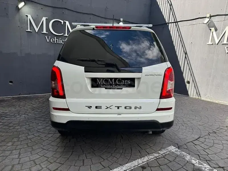 Usado SsangYong Rexton 155 CV (114 kW) 2014 Blanco SUV