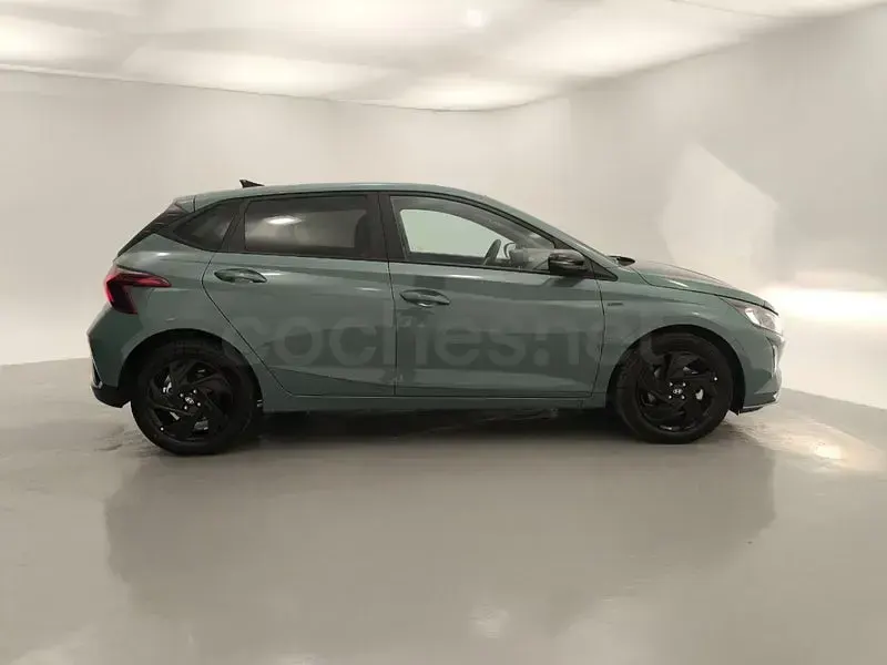 Nuevo Hyundai i20 Blackline 90 CV (66 kW) 2026 Verde Utilitario