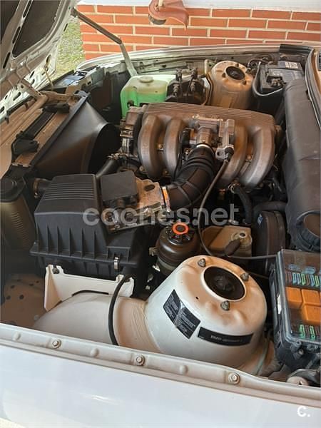 Usado BMW 318 136 CV (100 kW) 1990 Blanco Berlina
