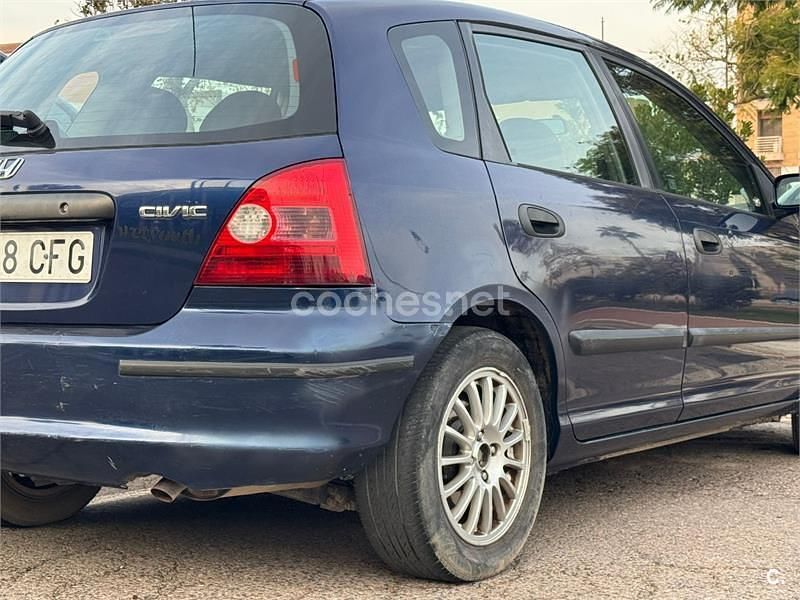 Usado Honda Civic ES 110 CV (80 kW) 2004 Azul Berlina