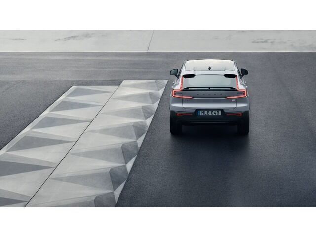 Usado Volvo EC40 Plus 175 kW (238 CV) 2024 Gris SUV