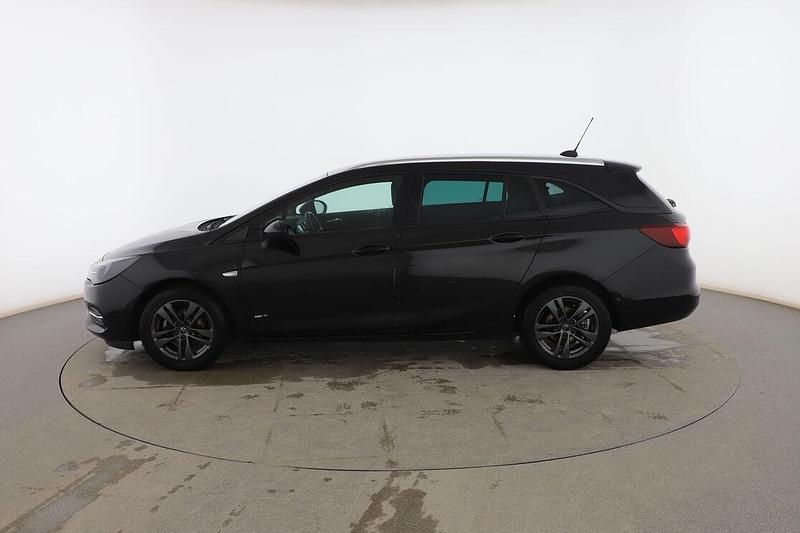 Usado Opel Astra Design & Tech 145 CV (106 kW) 2022 Negro Familiar