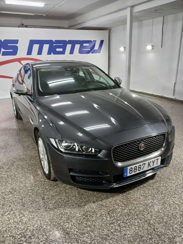 Gris Usado 2019 Jaguar XE Berlina | 13.300 € (Precio justo) - Imagen 1/4