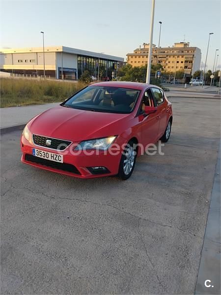 Rojo Usado 2014 Seat Leon ST Reference Familiar | 6000 € (Precio justo) - Imagen 1/4