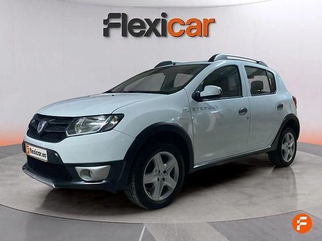 Usado Dacia Sandero Stepway 90 CV (66 kW) 2015 Blanco