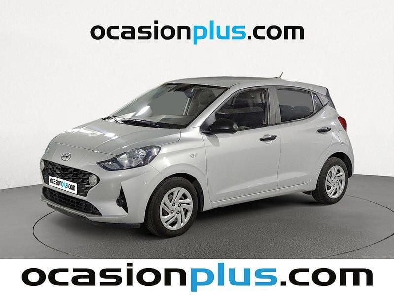 Gris plata Usado 2022 Hyundai i10 Utilitario | 9773 € (Precio justo) - Imagen 1/4