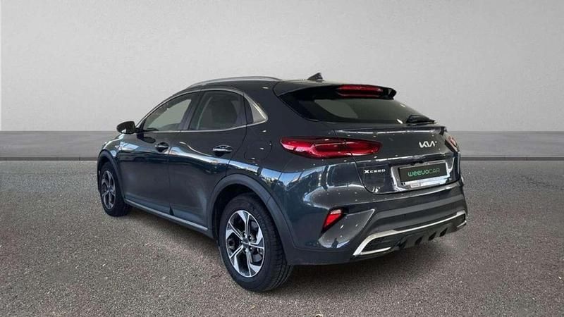 Usado Kia XCeed 101 CV (74 kW) 2025 Gris SUV