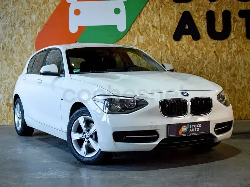 Usado BMW 116 Sport Line 136 CV (100 kW) 2014 Blanco Utilitario