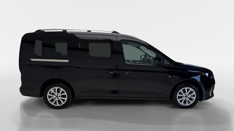 Usado Ford Grand Tourneo Connect Titanium 122 CV (89 kW) 2023 Negro Monovolumen