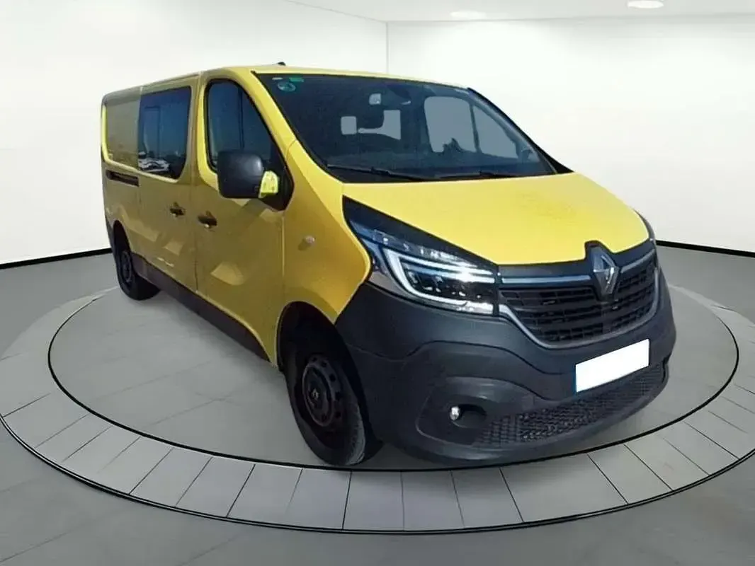 Usado Renault Trafic 95 CV (69 kW) 2019 Amarillo Monovolumen