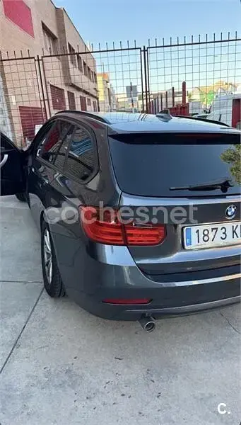 Usado BMW 318 143 CV (105 kW) 2014 Gris / plata Familiar
