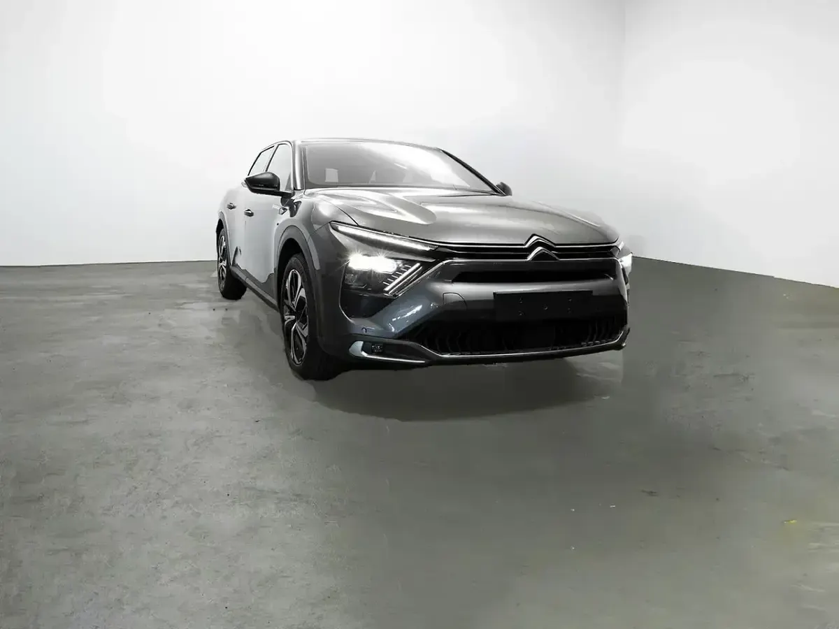 Usado Citroën C5 X Shine 225 CV (165 kW) 2023 Gris Familiar