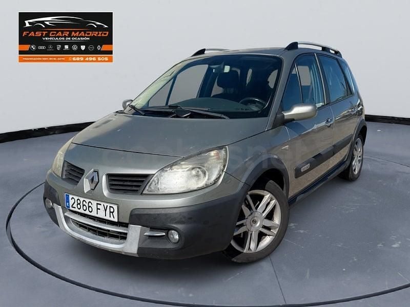 Usado Renault Scénic II Dynamique 130 CV (95 kW) 2008 Gris / plata Monovolumen