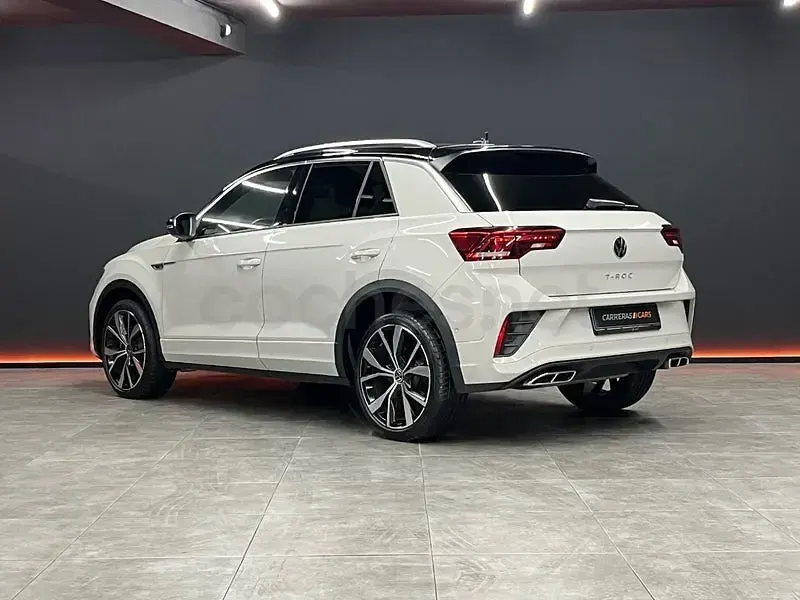 Usado VW T-Roc R-line 150 CV (110 kW) 2024 Gris / plata SUV