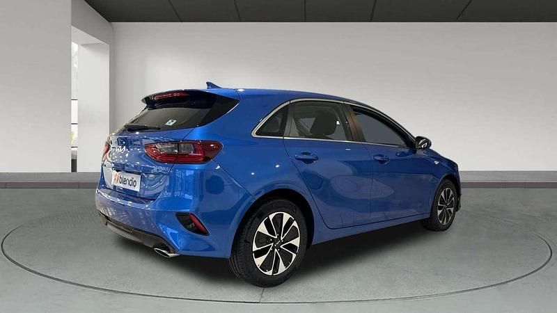 Azul Usado 2024 Kia Ceed Utilitario | 17.900 € (Precio justo) - Imagen 1/1