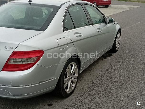 Usado Mercedes C200 Avantgarde 122 CV (89 kW) 2008 Gris / plata Berlina